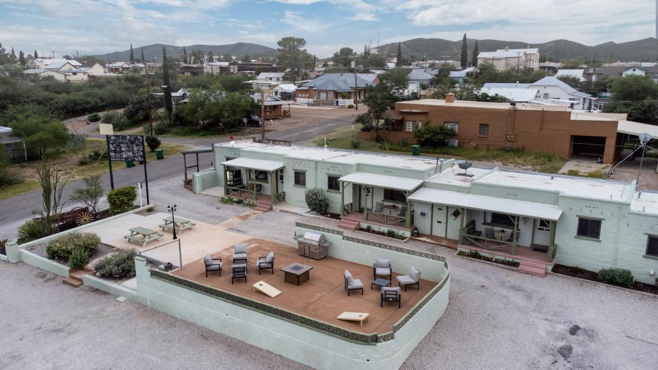 Sagebrush Inn Tombstone Buitenkant foto Aerial view of the motel