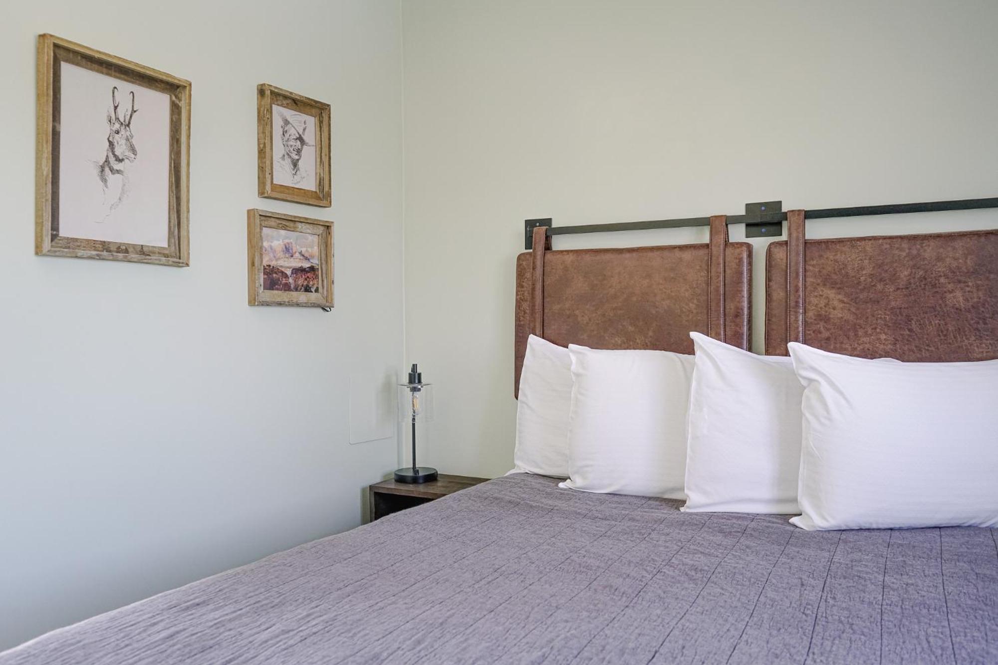 Sagebrush Inn Tombstone Kamer foto A bedroom at the hotel